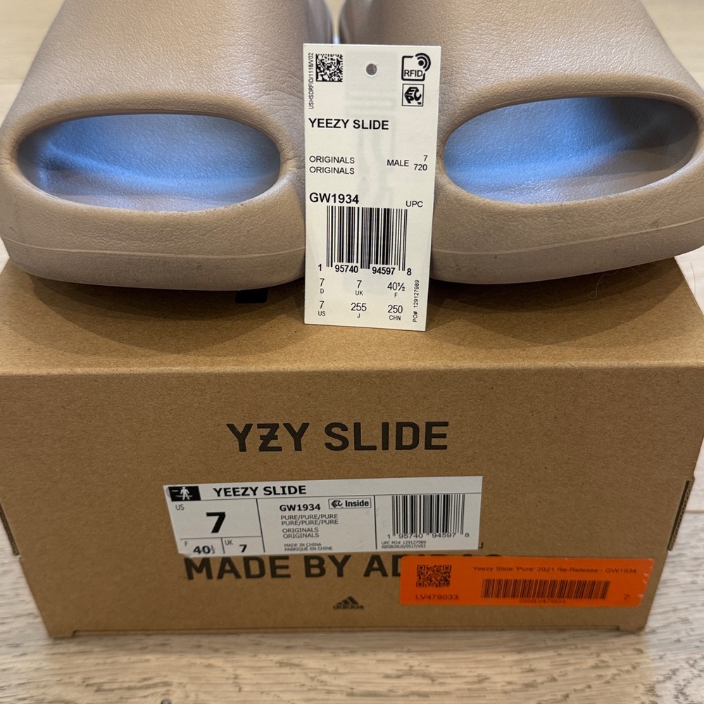 Adidas Yeezy Slide in Pure | Mens 7 Womens 8 | 2021 Re-Release - Picture 10 of 14